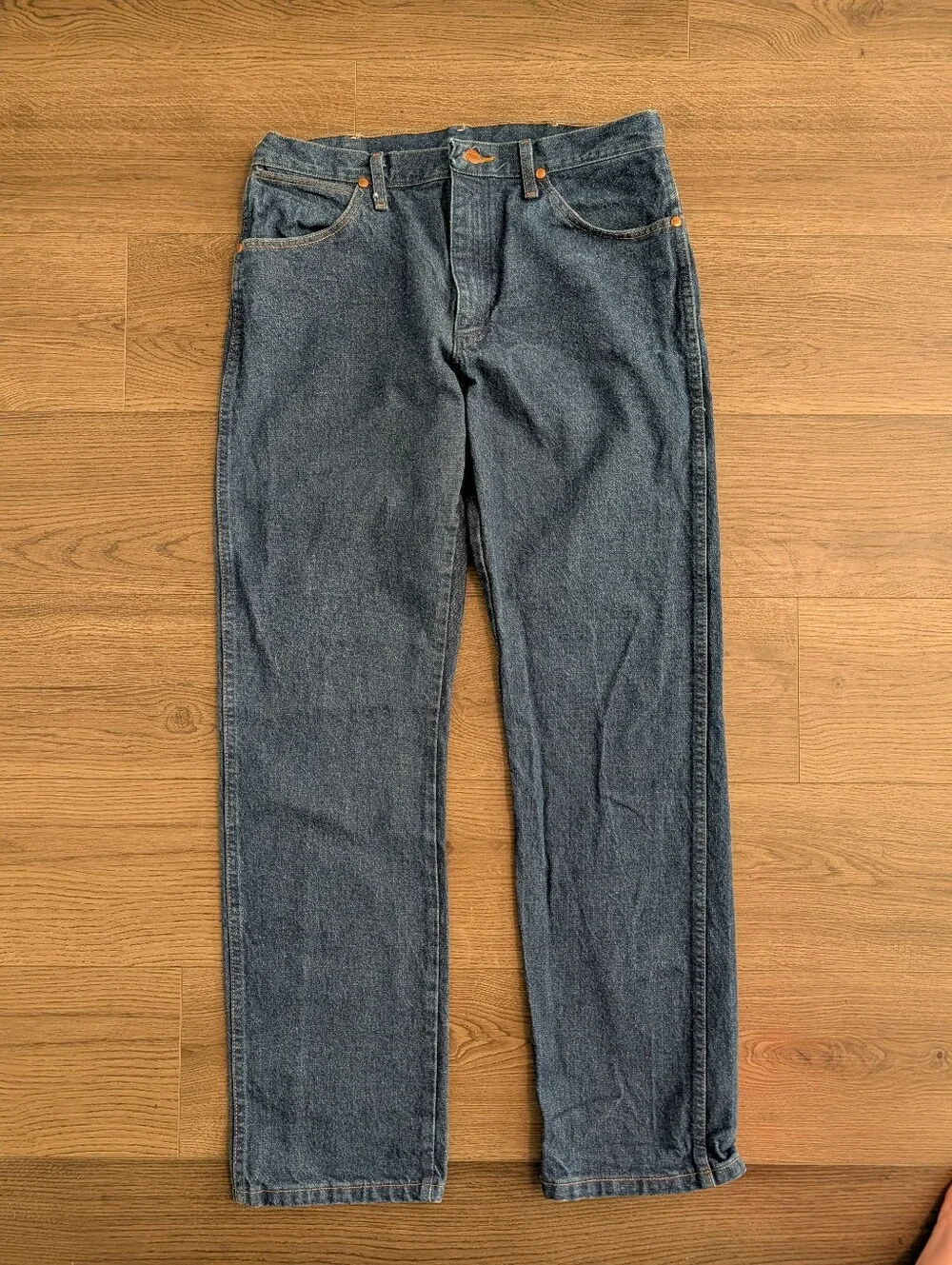 Men's 33 X 32 Wrangler Jeans